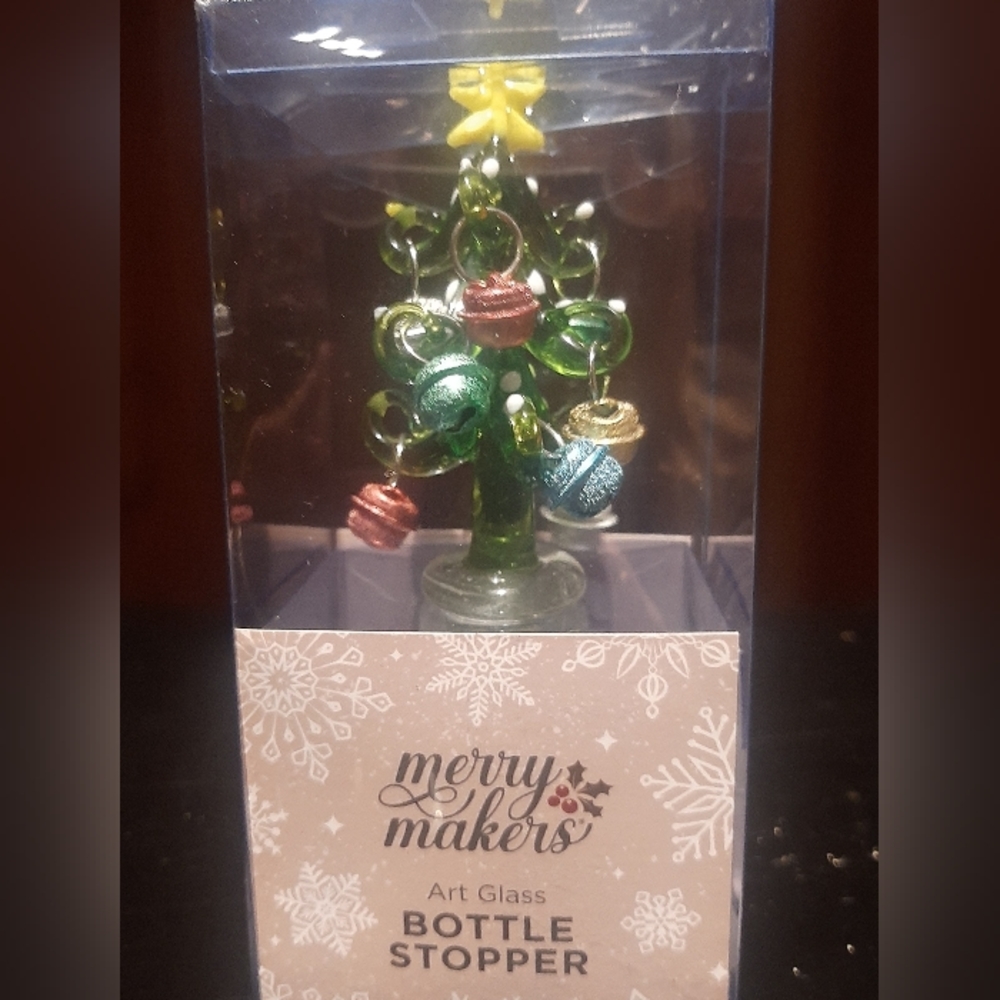Glass Christmas Tree W/Jingle Bell Ornaments Wine Bottle Stopper Boxed New NWT